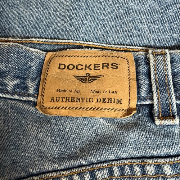 Men’s Dockers Blue Jeans Classic Denim with Leather Patch - Picture 1 of 10